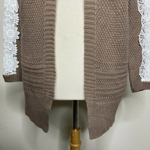Listicle Lace Panel Sleeve Detail Cardigan - Picture 3 of 9